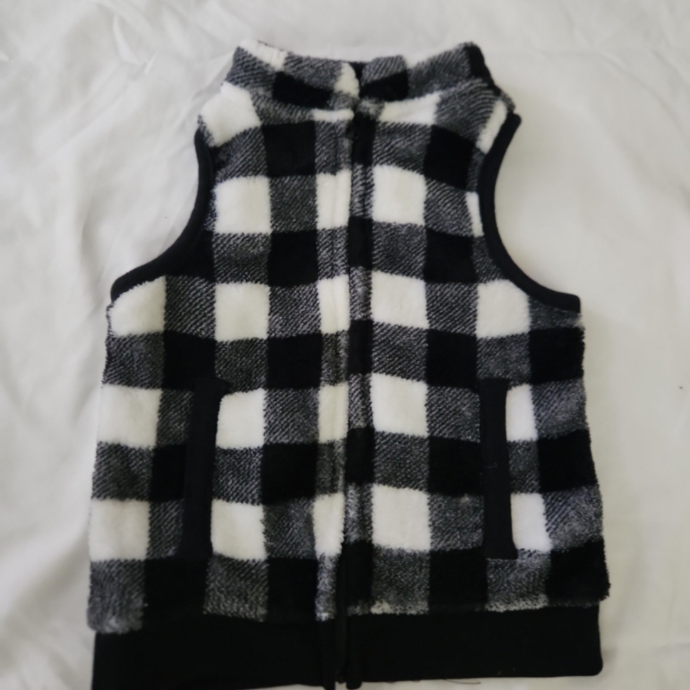 Emporio infant boy 24m black plaid fuzzy vest #XX3